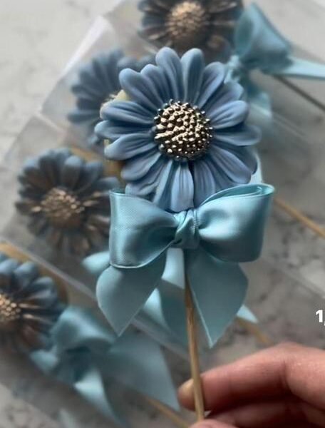 Customized Packaging for Daisy Flower Scented Candles - Ideal for Gifts